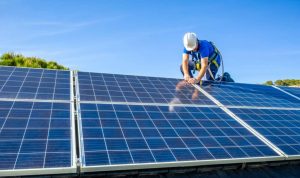Installation et mise en production des panneaux solaires photovoltaïques à Layrac